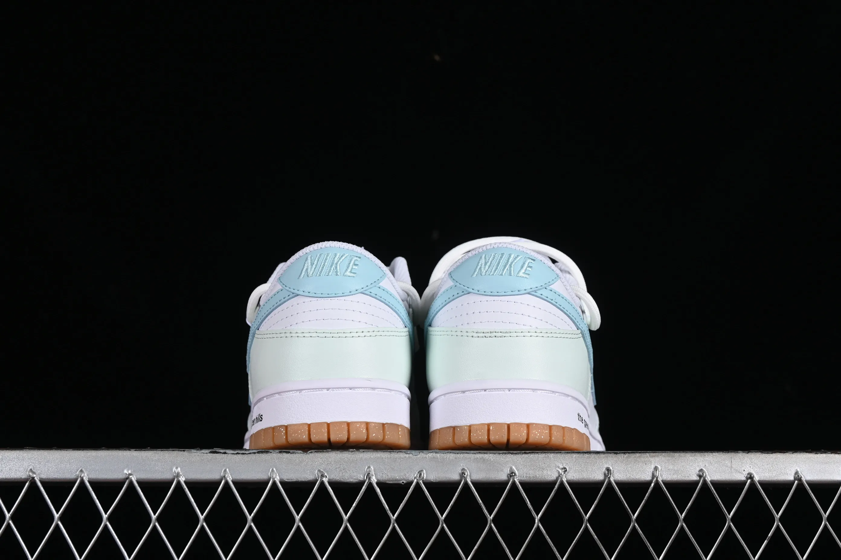 All categories Nk SB Dunk series Nk SB Dunk Low low-top sneakers Nk Dunk Low bubble sea salt fresh white and blue simple SB low-top casual sneakers FD9922-151